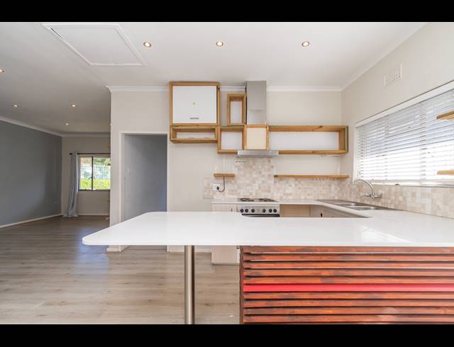 2 BEDROOM APARTMENT FOR SALE IN TAMBOERSKLOOF